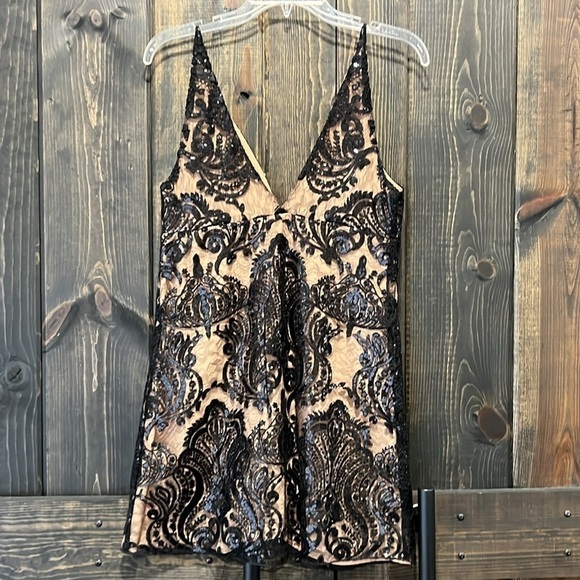 Free People Night Shimmer Mini Dress 8 Black Tan Nude Lace Sequins Cocktail Boho - Picture 5 of 11
